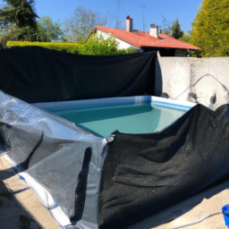 Accessoires et Produits d'Entretien : Astuces et Solutions pour une Piscine Impeccable Gentilly